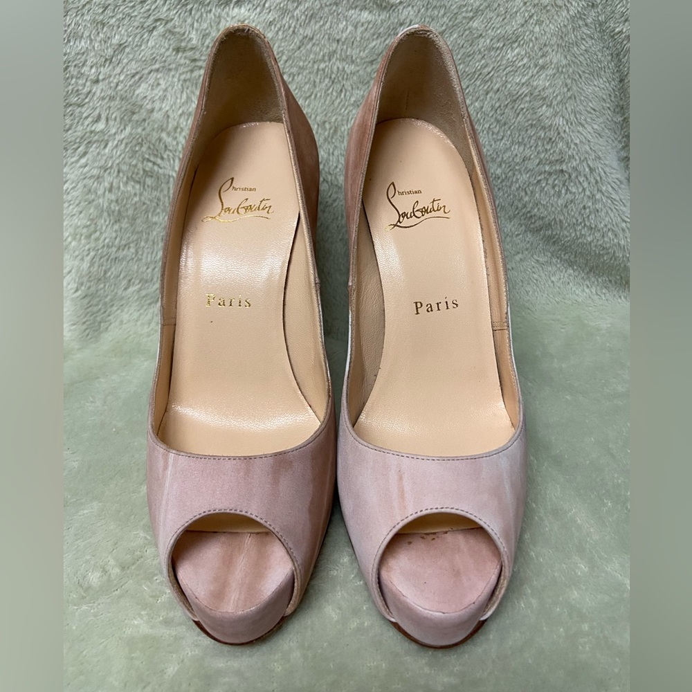 Beautiful Christian Louboutin Very Prive 120 Pumps